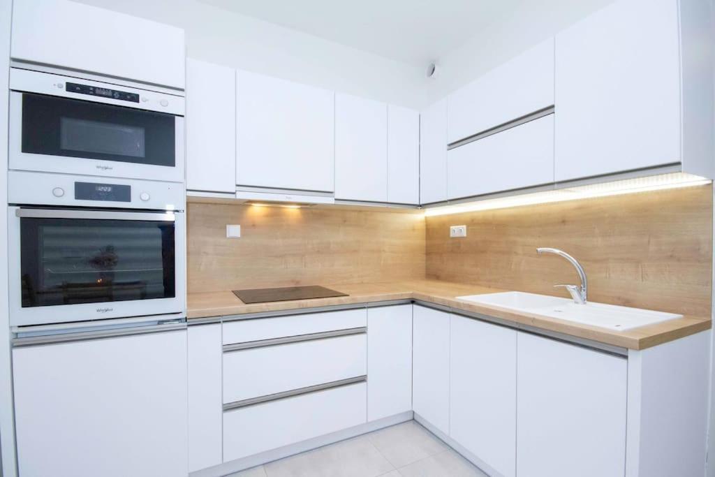Apartment In Bratislava With Free Parking Zewnętrze zdjęcie