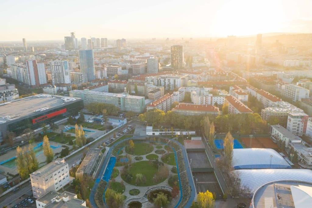 Apartment In Bratislava With Free Parking Zewnętrze zdjęcie