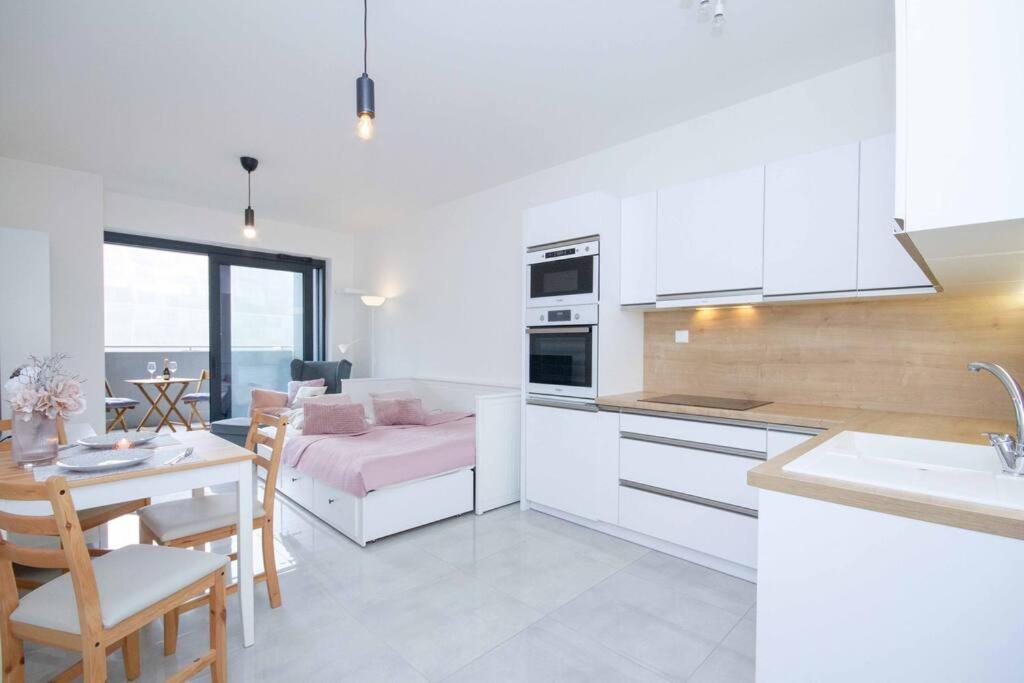 Apartment In Bratislava With Free Parking Zewnętrze zdjęcie