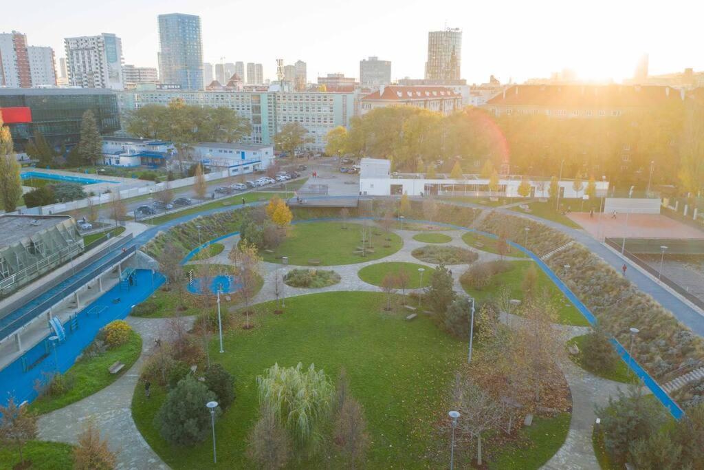 Apartment In Bratislava With Free Parking Zewnętrze zdjęcie